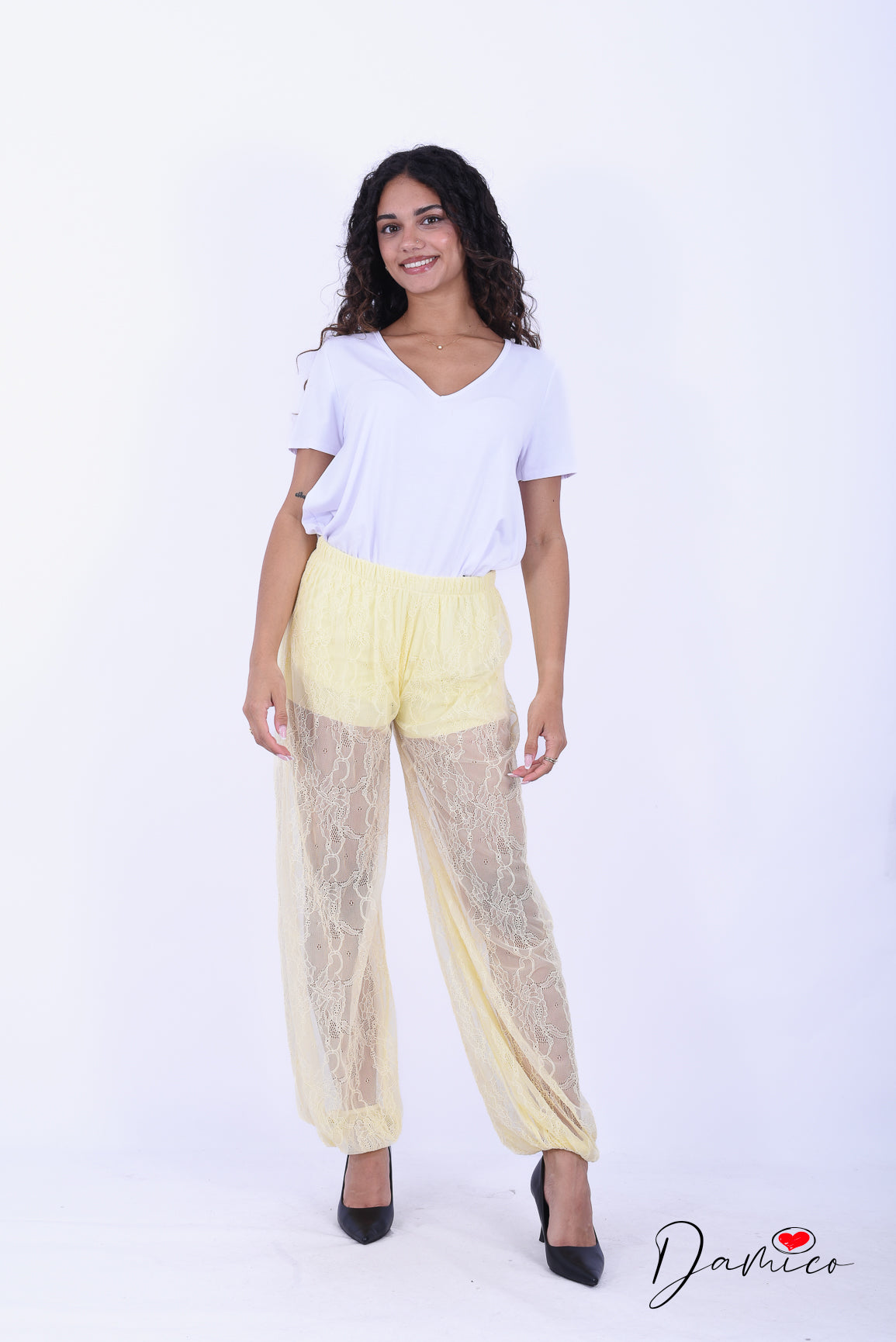 Pantaloni in pizzo con pantaloncini e elastico