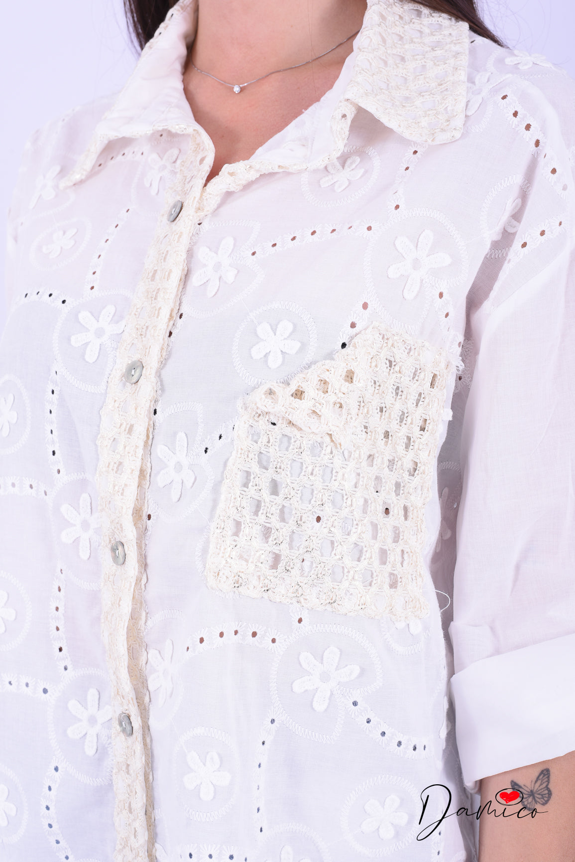 Camicia ricamata dettagli nido d'ape