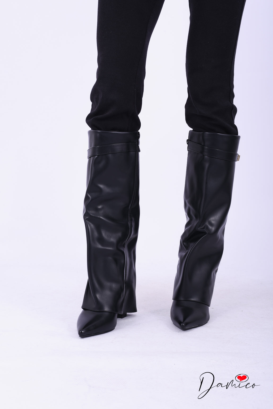 Stivale modello given gold lock