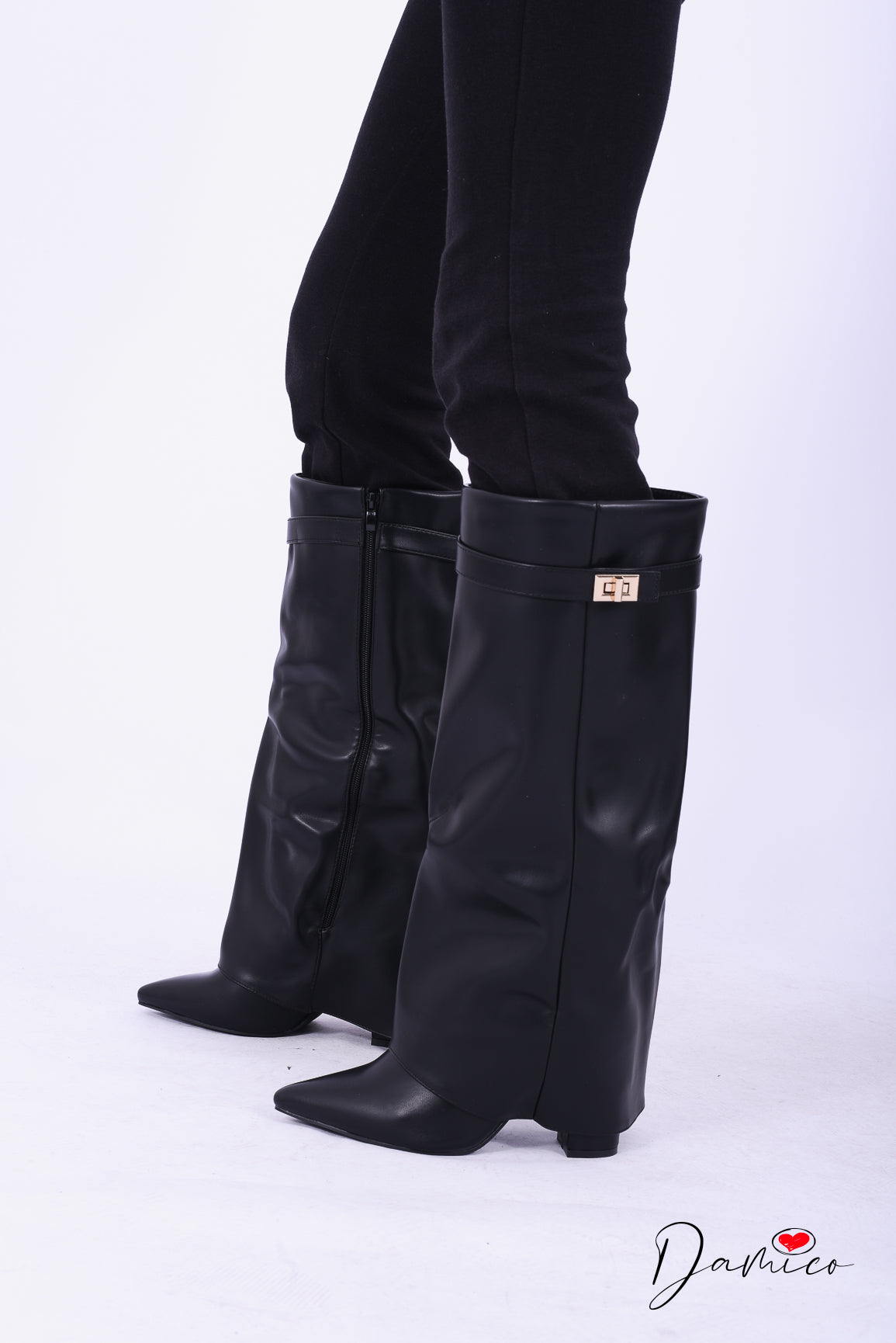 Stivale modello given gold lock