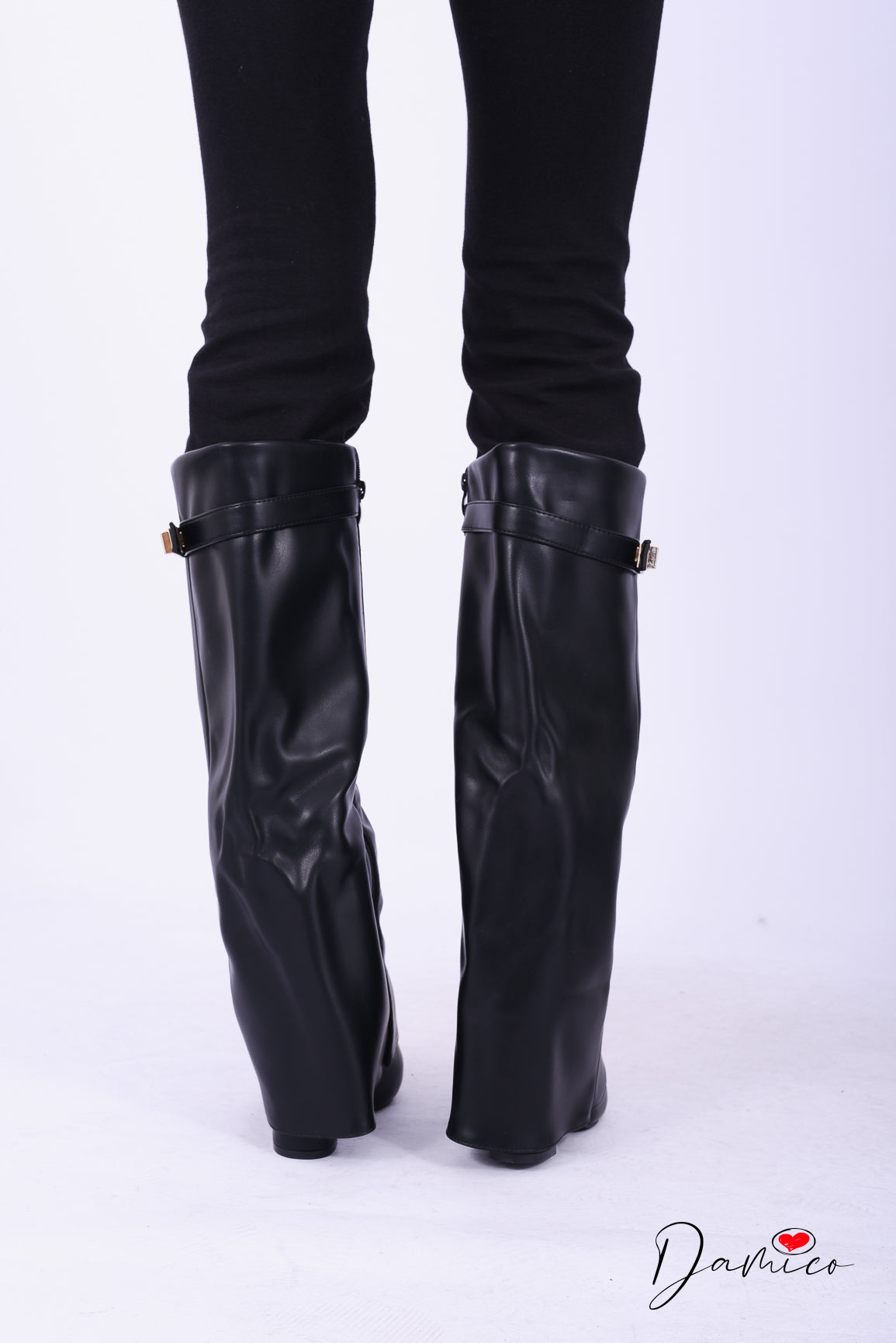 Stivale modello given gold lock