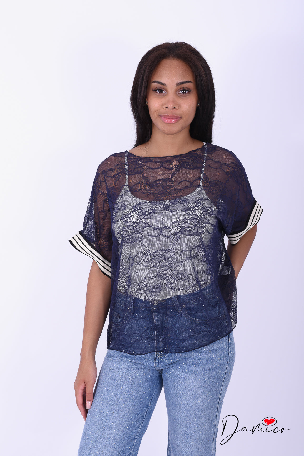 T-shirt over in pizzo bande sulla manica
