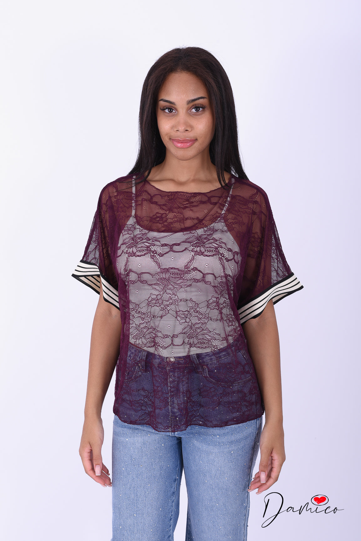 T-shirt over in pizzo bande sulla manica