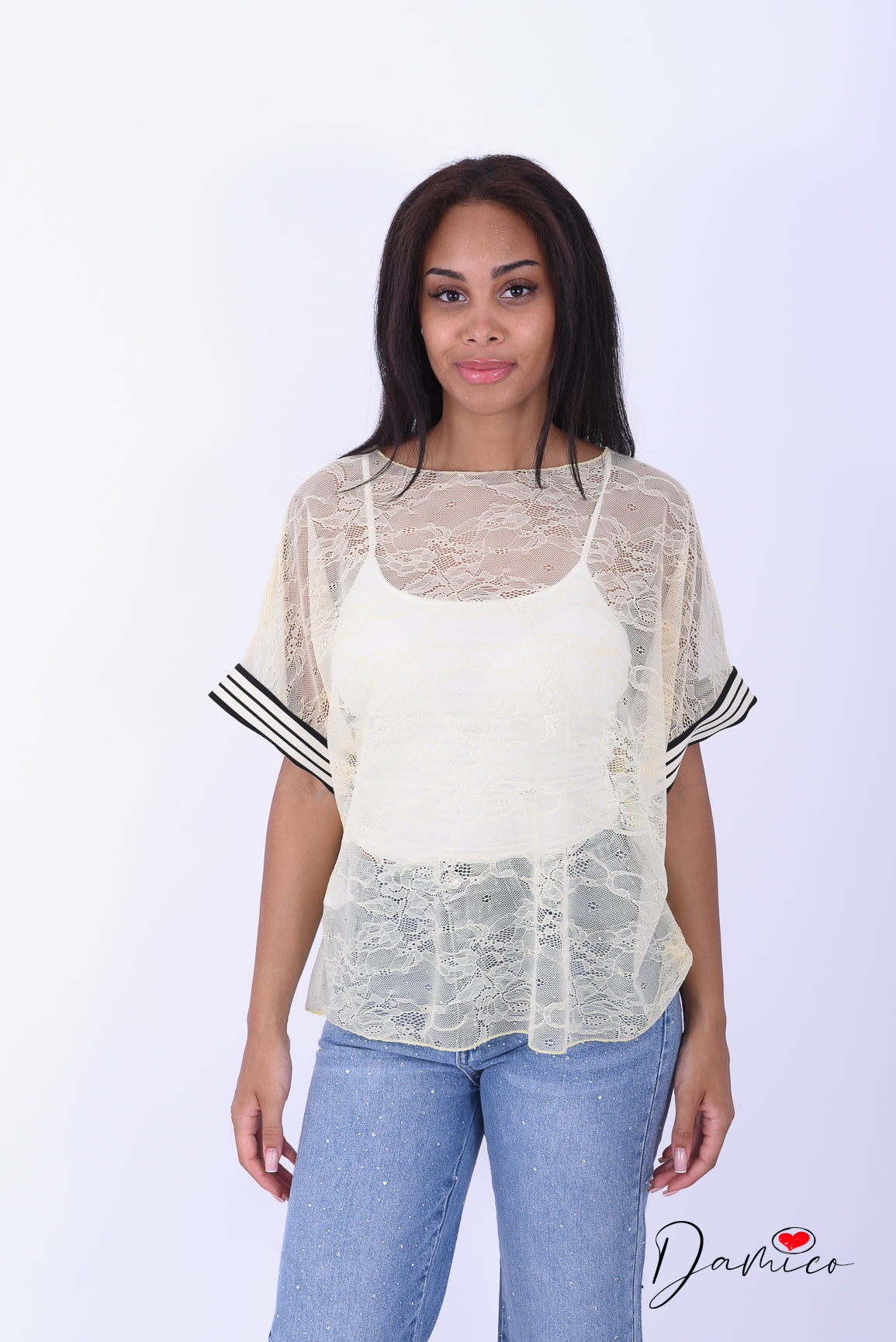 T-shirt over in pizzo bande sulla manica