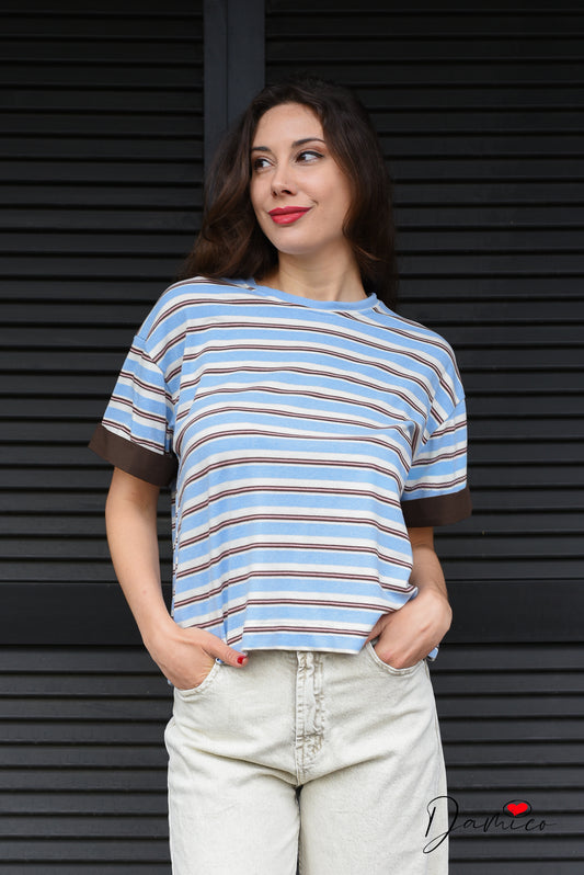 T-shirt over a righe