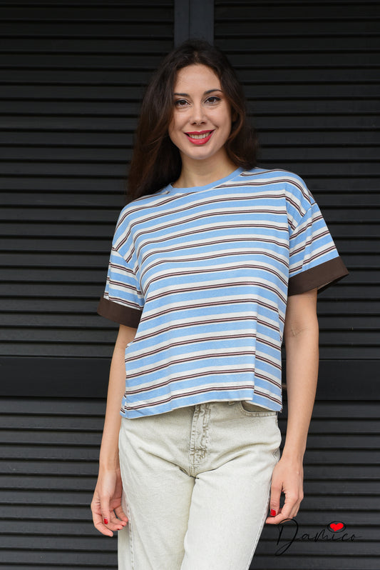 T-shirt over a righe