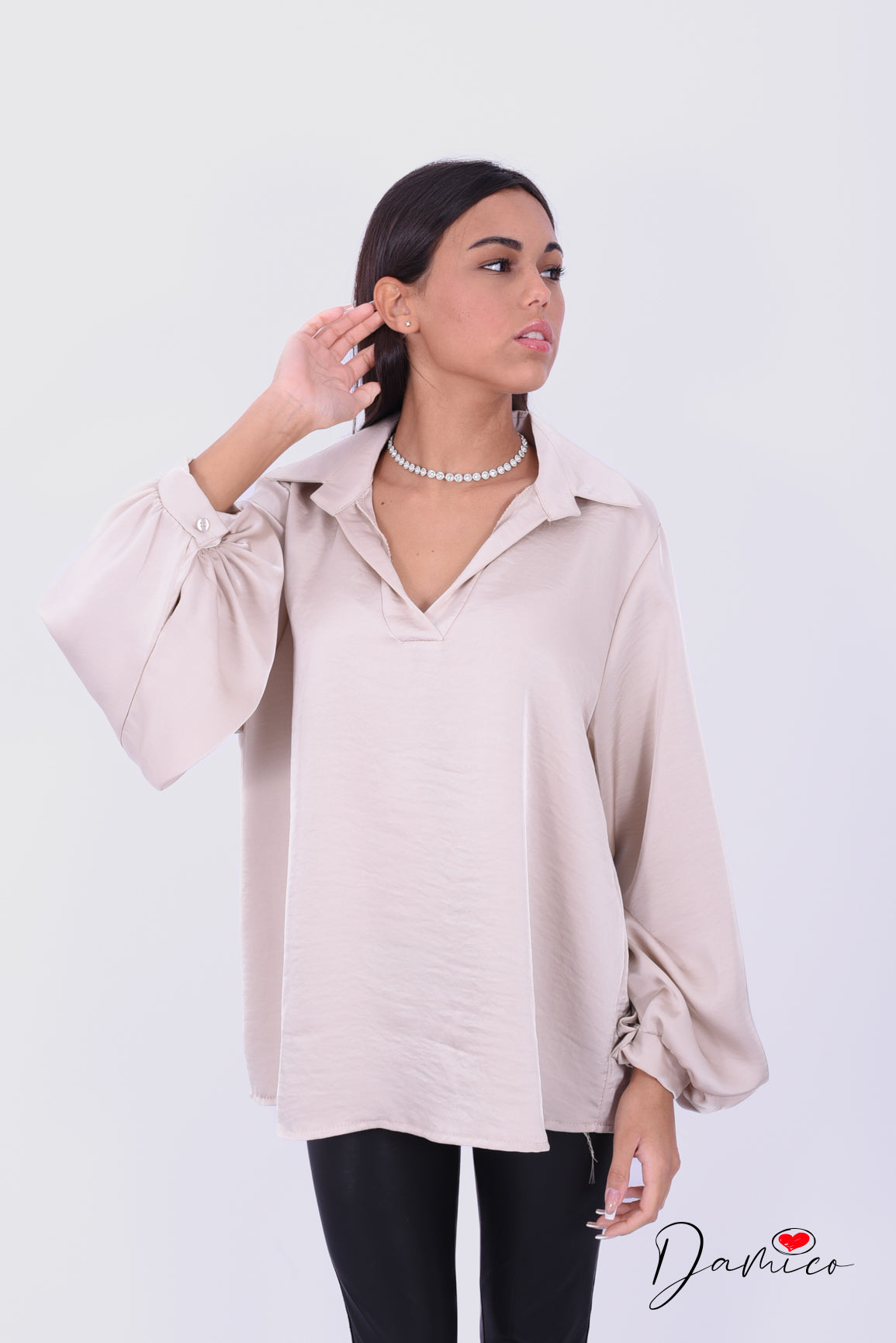 Blusa satin collo a V