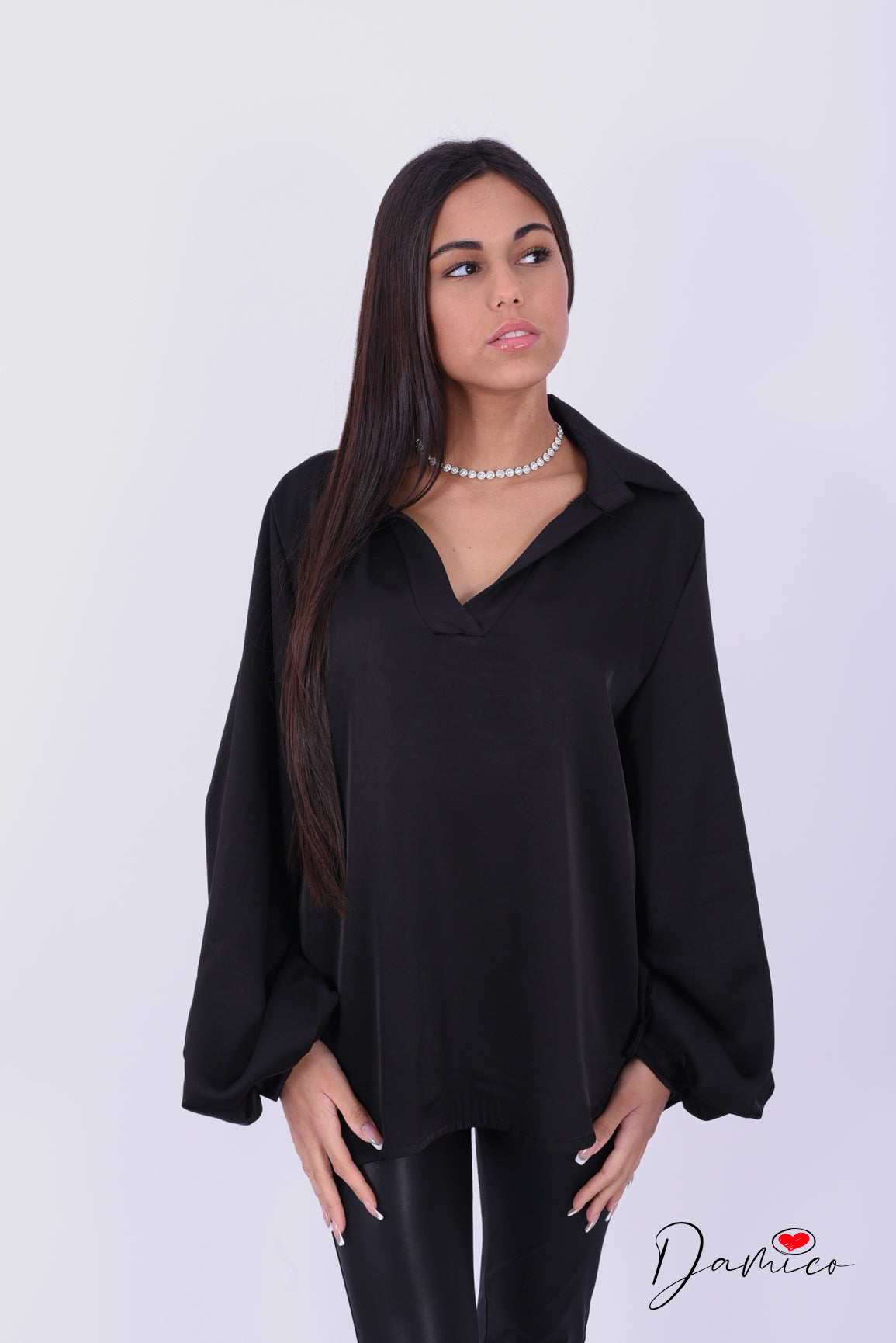 Blusa satin collo a V