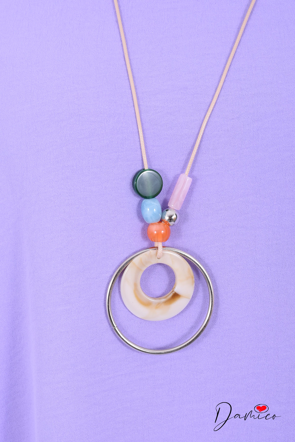 Blusa con collana