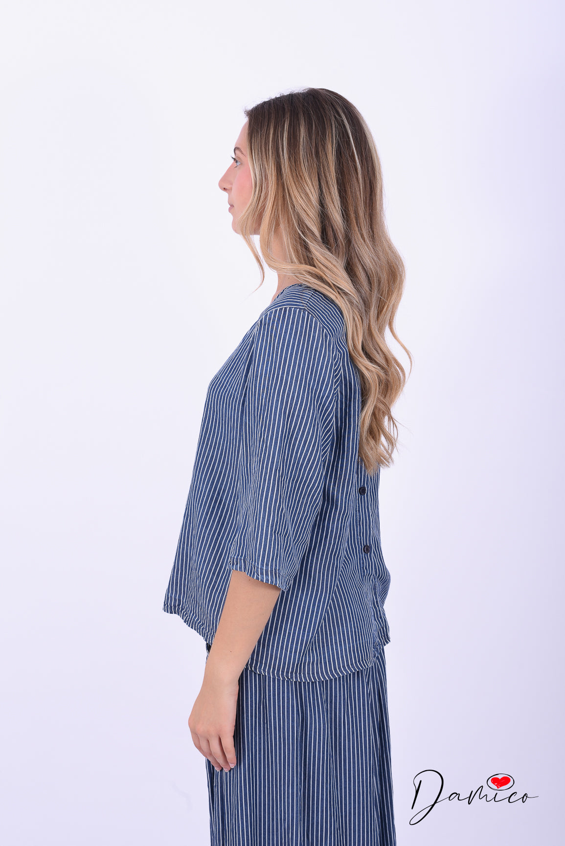 Blusa mc gessato bottoncini sul retro