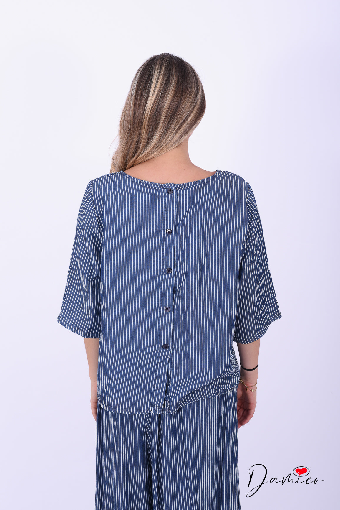 Blusa mc gessato bottoncini sul retro