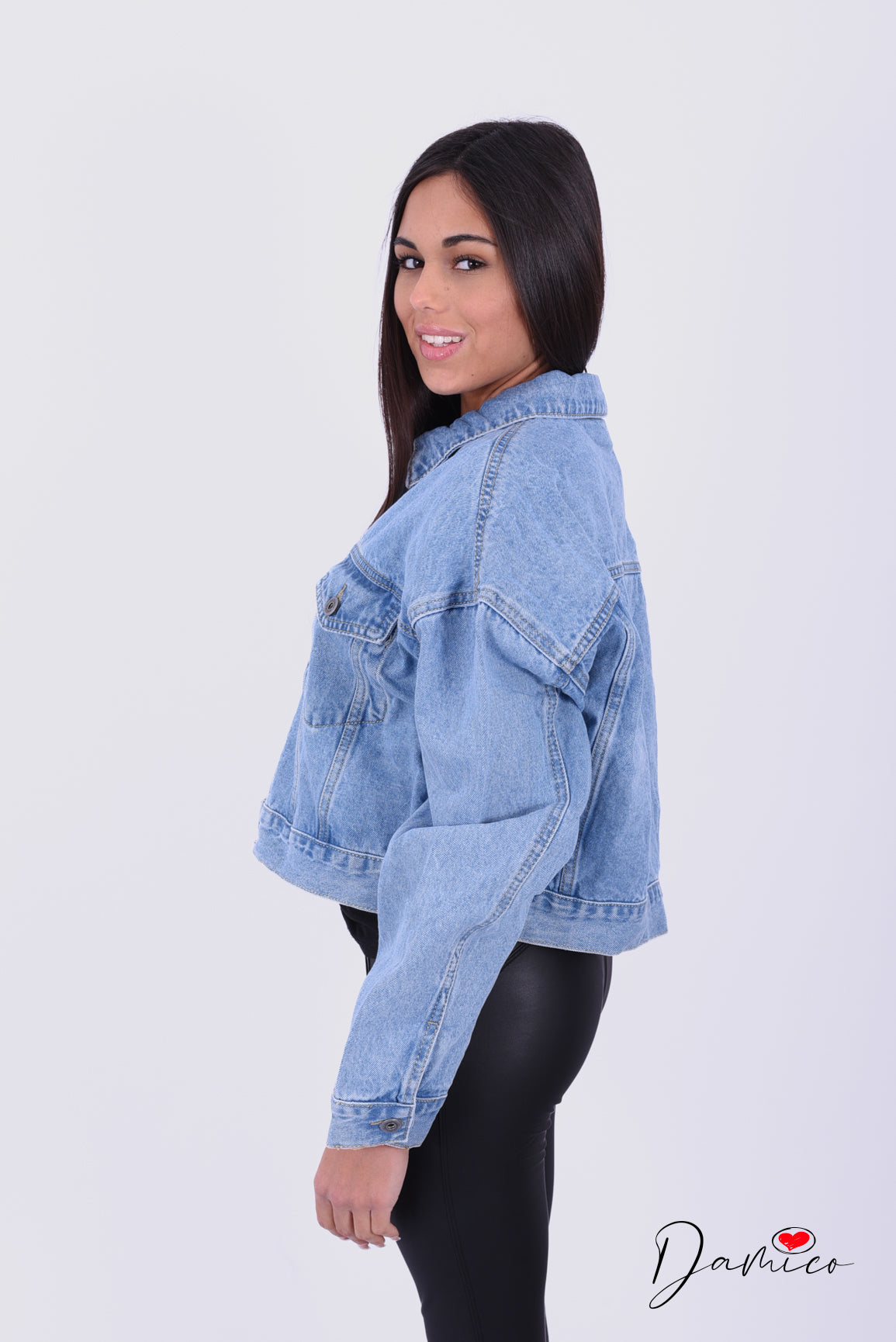 Giacca jeans rifinita con taschini