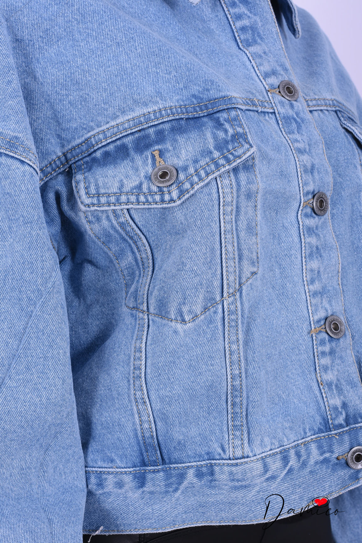 Giacca jeans rifinita con taschini