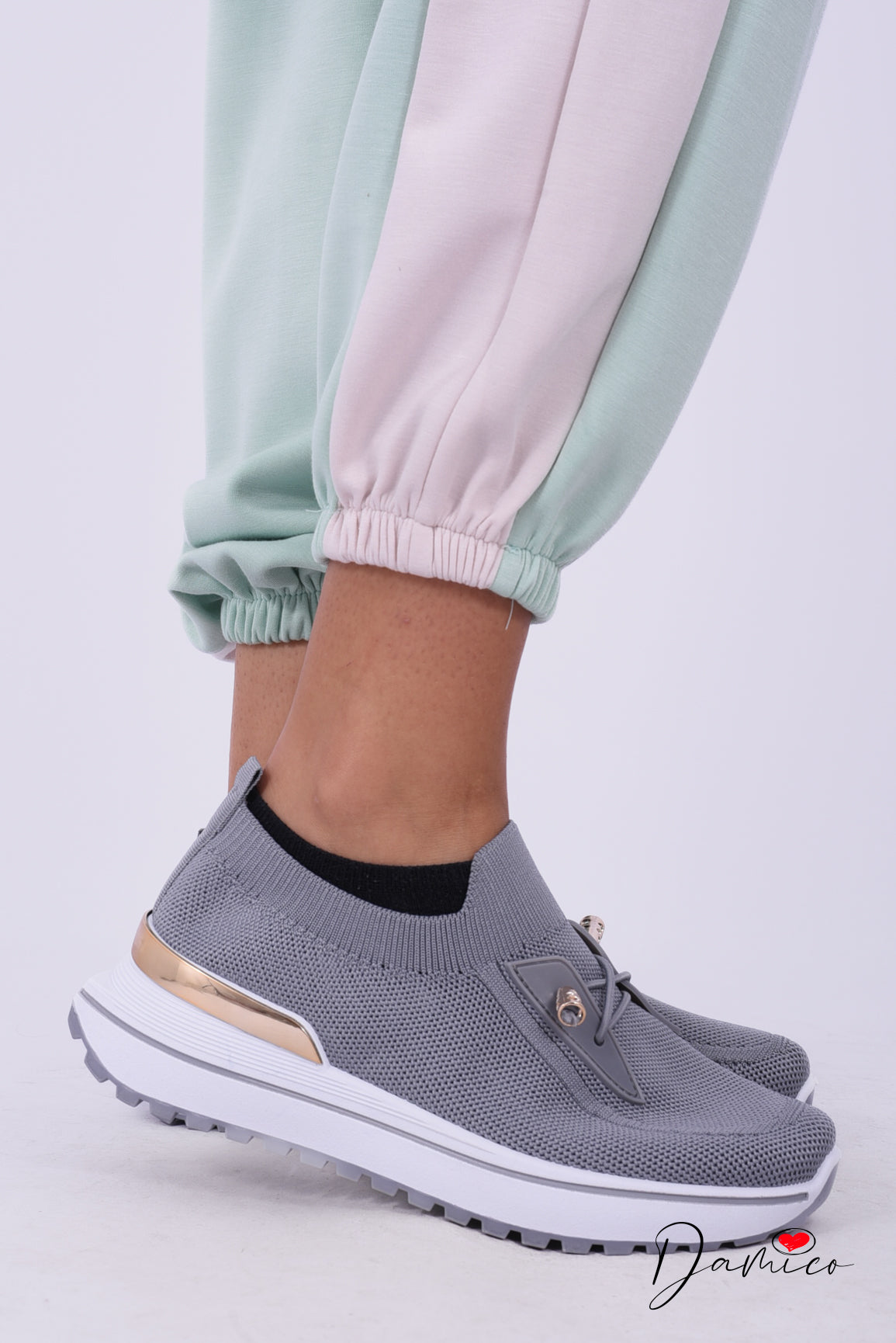 Sneakers slip on shine line
