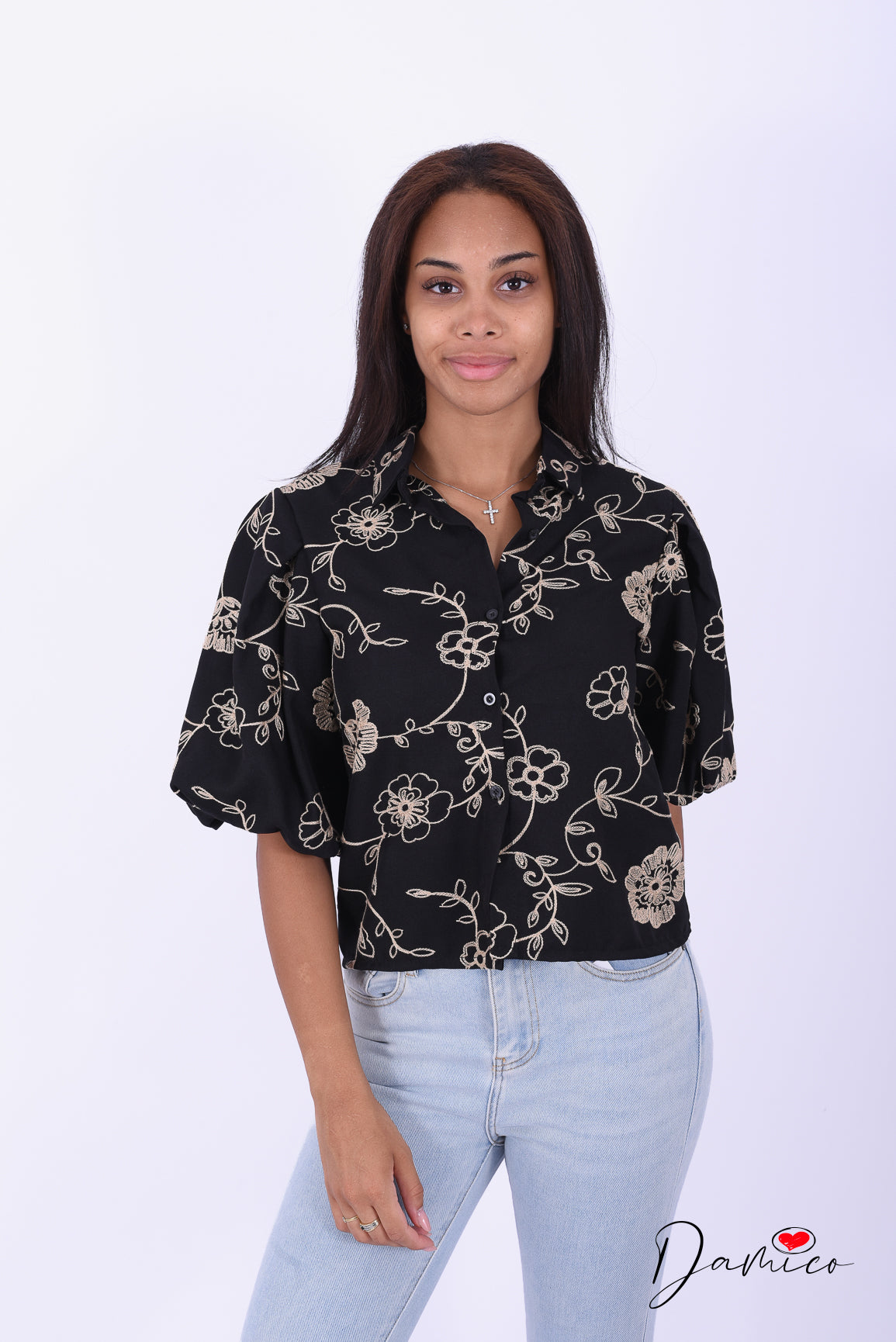 Camicia mc a palloncino fiori ricamati