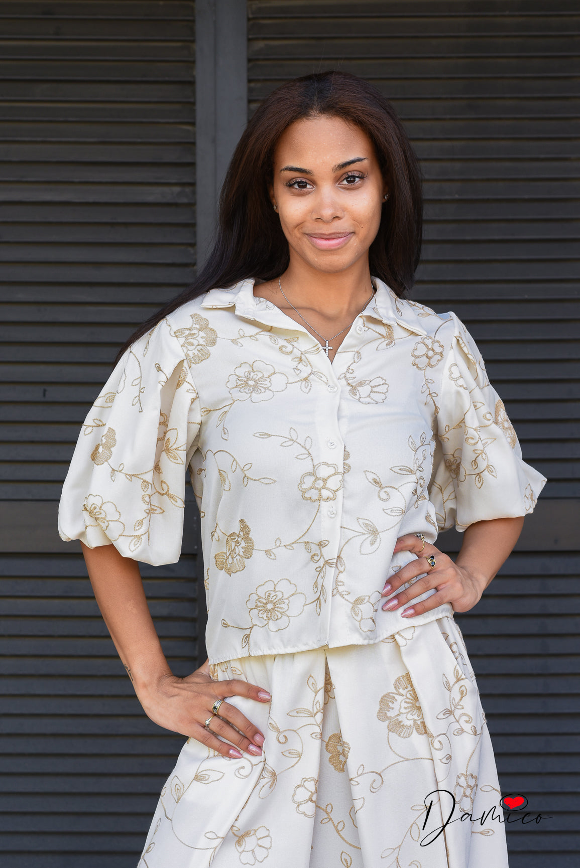 Camicia mc a palloncino fiori ricamati