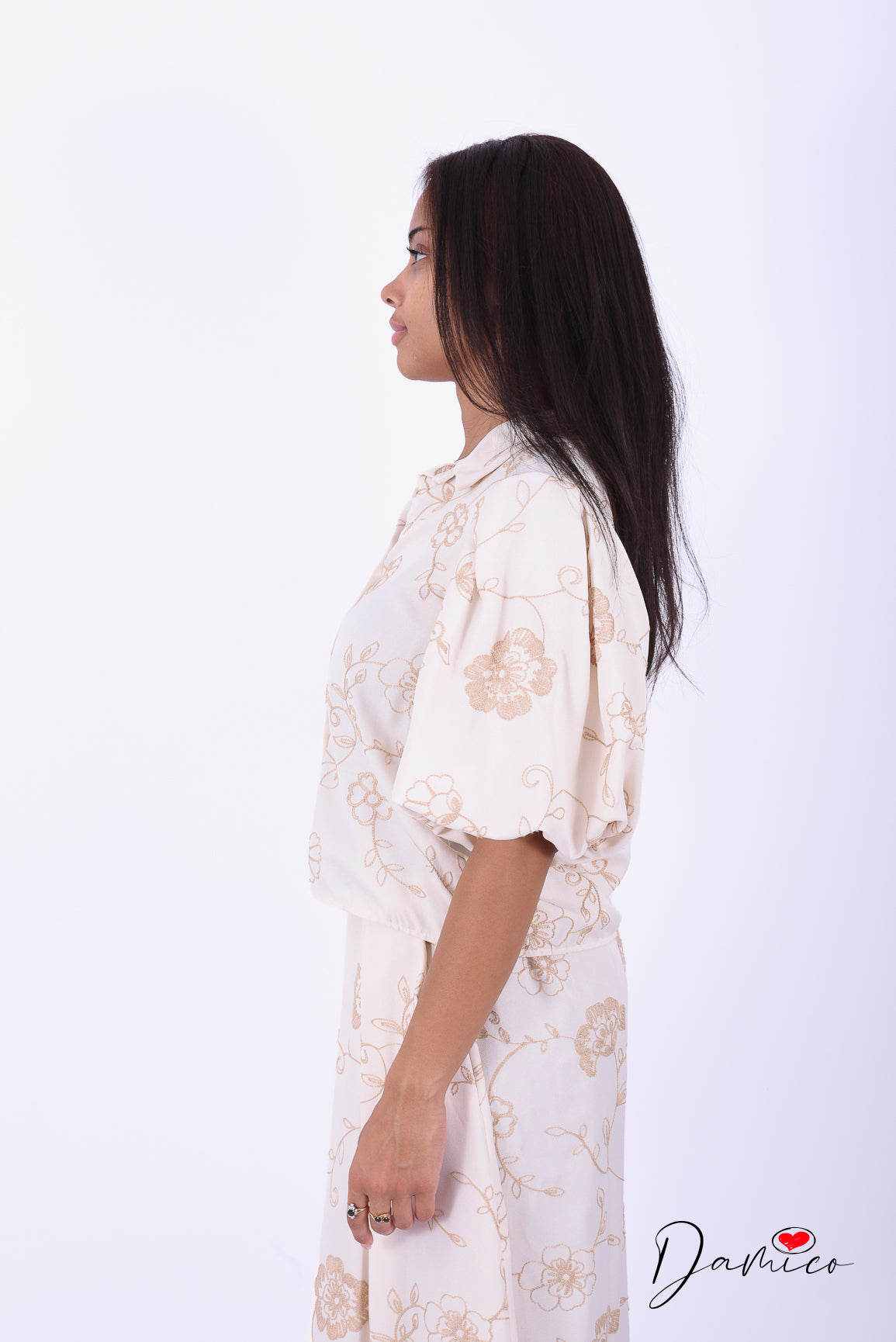 Camicia mc a palloncino fiori ricamati