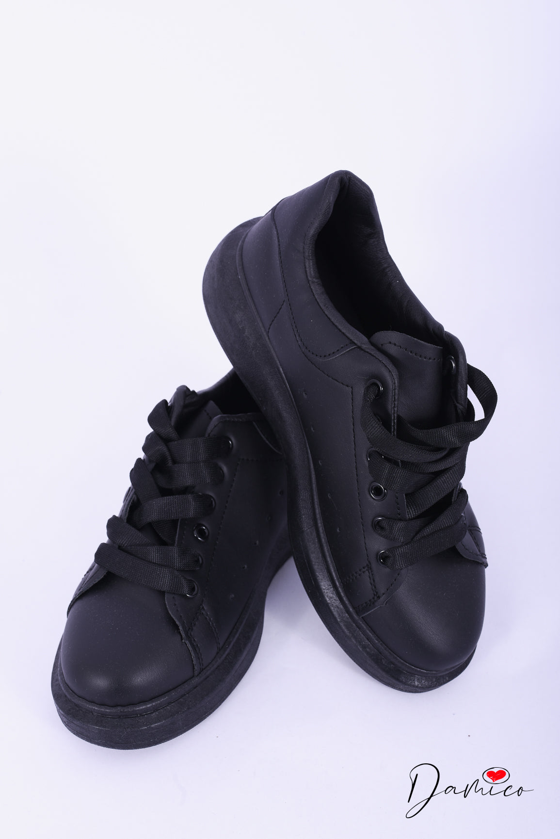 Oversized sneakers MQ style