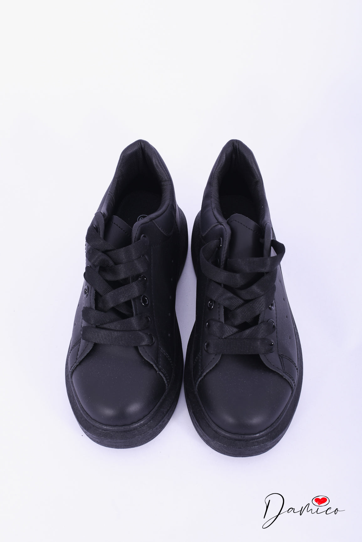 Oversized sneakers MQ style