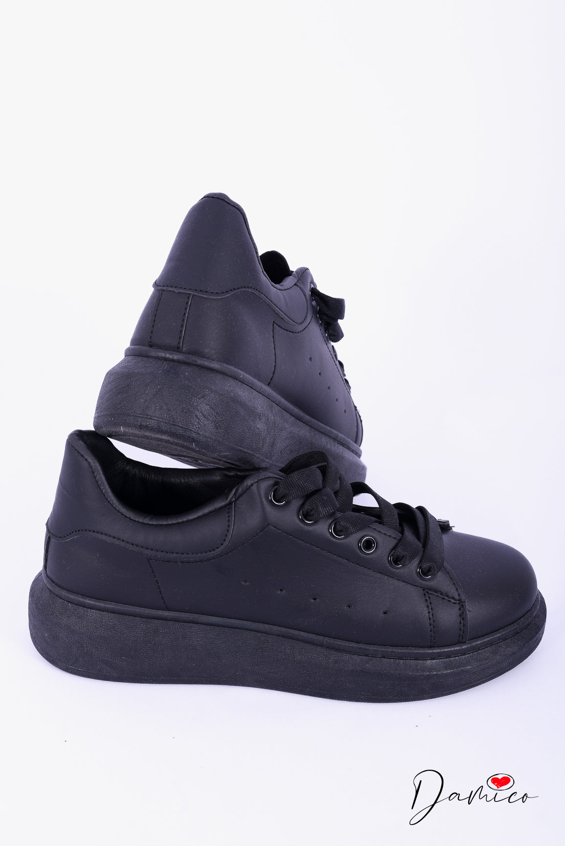 Oversized sneakers MQ style