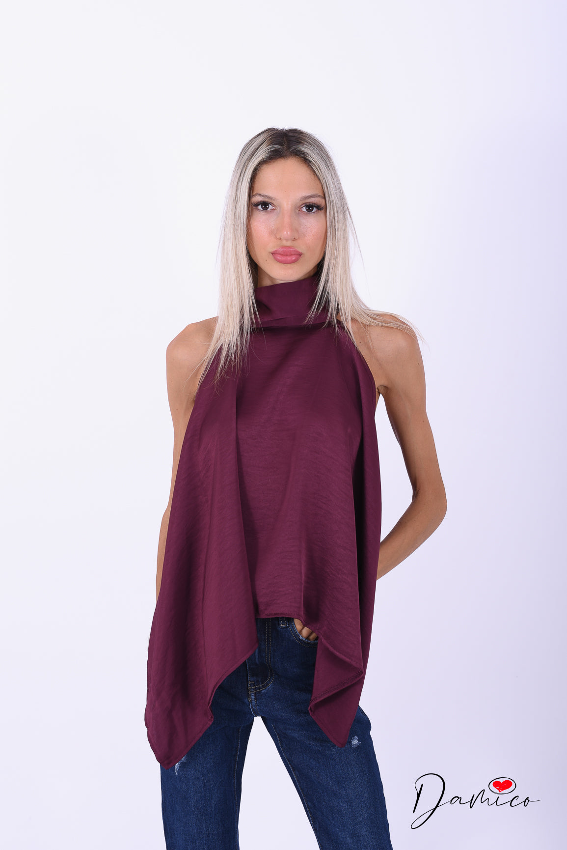 Top asimmetrico halter satin