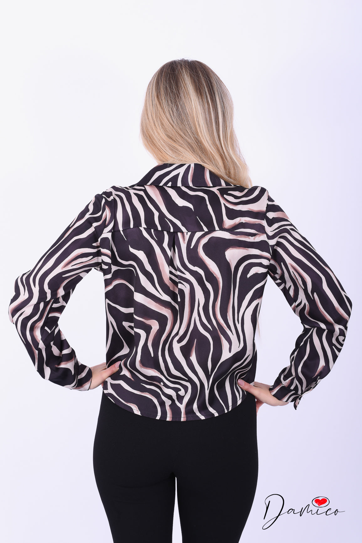Camicia astratta
