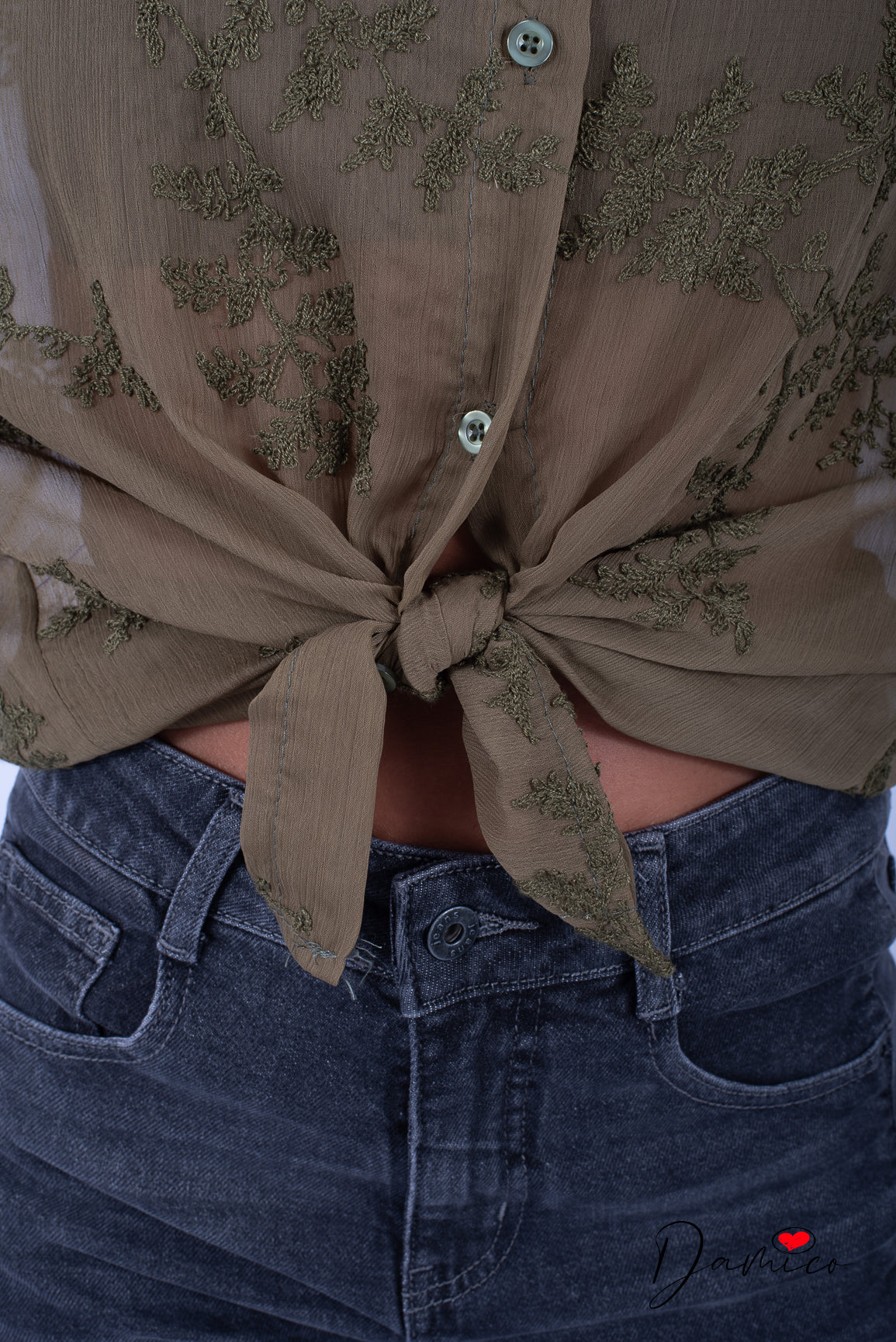 Camicia voile con ricami
