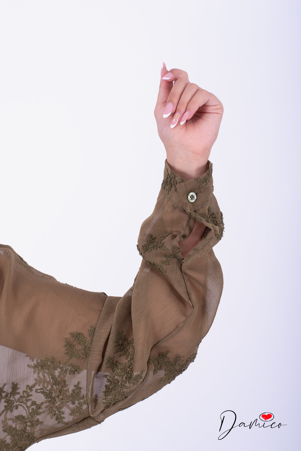 Camicia voile con ricami
