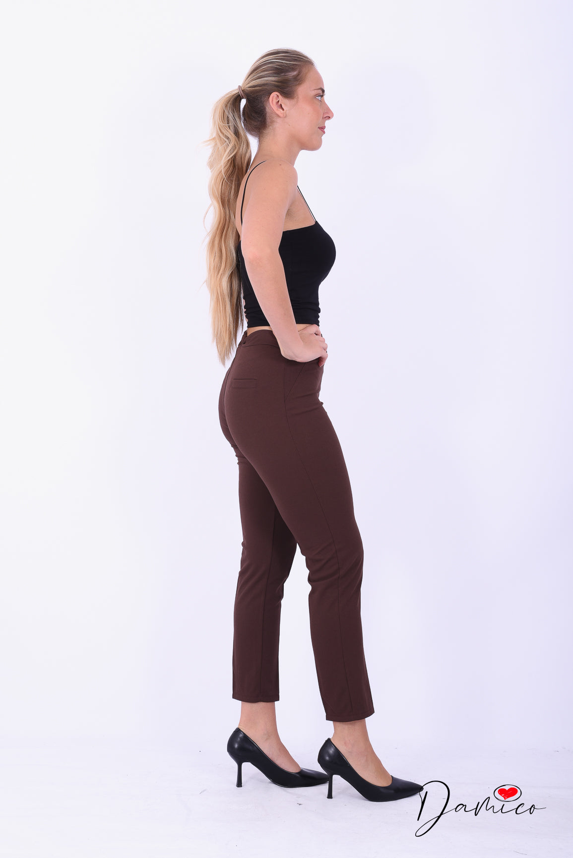 Pantalone a sigaretta