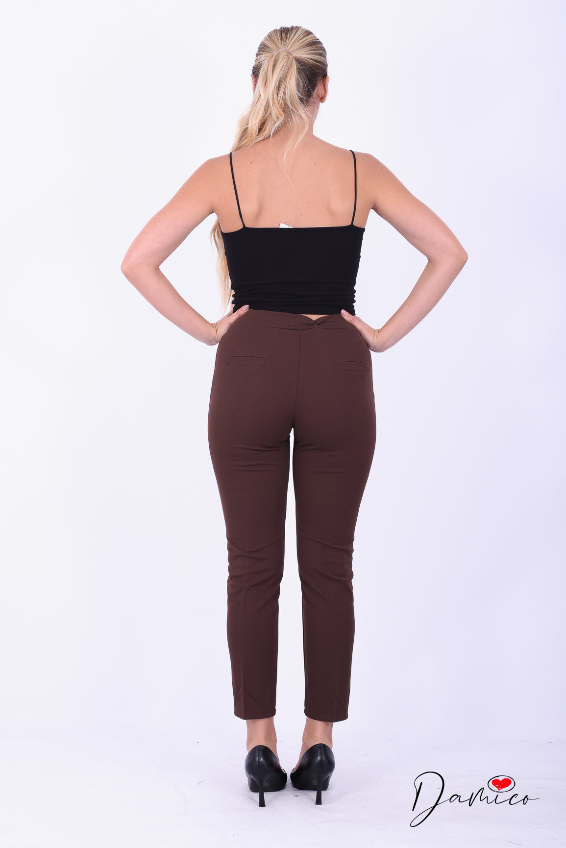 Pantalone a sigaretta