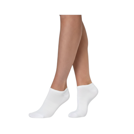 Damico Shop black cotton ankle socks, comfortable and breathable for everyday wear.
