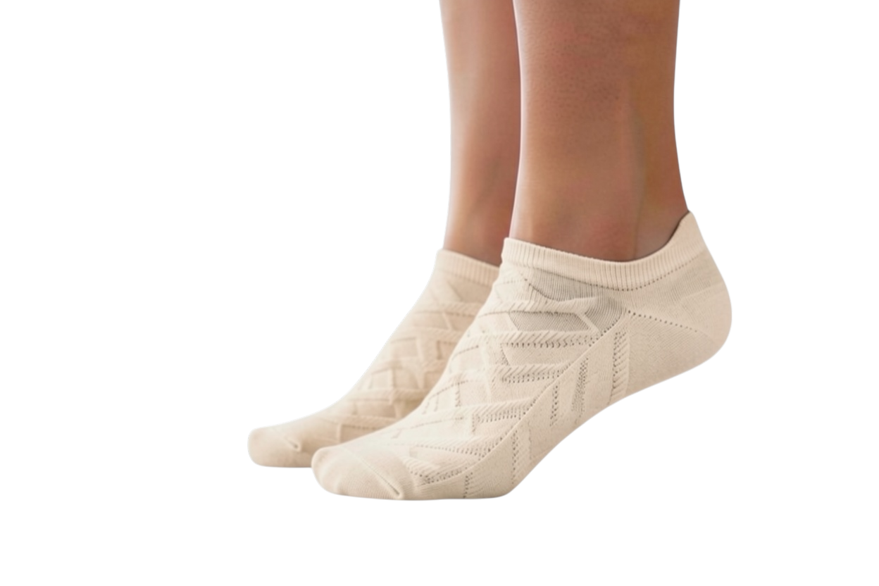 Damico Shop light green cotton ankle socks with a subtle zigzag pattern
